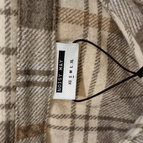 Noisy May Flannel Shacket Small - Beige - Picture 4 of 5